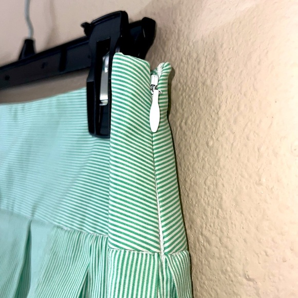 Women’s Theory Green pin striped side zip pleated skirt size 4 old money classic - Picture 3 of 6